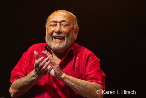 Eddie Palmieri clapping his hands